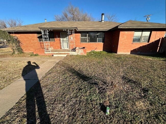 Building Photo - Beautiful 4-Bedroom Home Available!