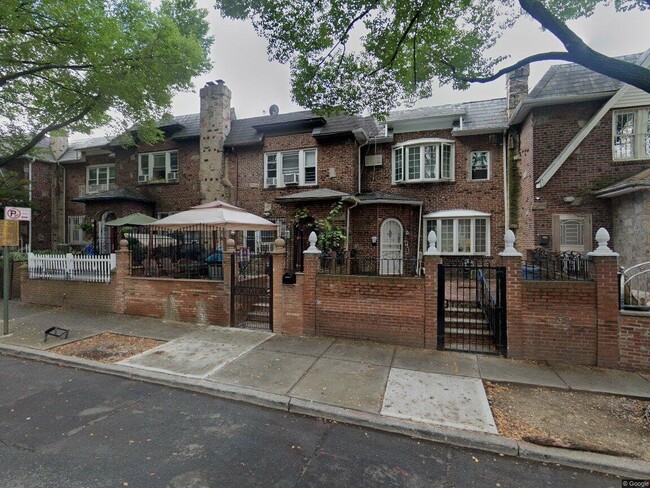 Building Photo - 31-14 90th St