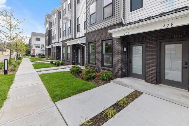 Photo - 200 Balsam St Unit 208