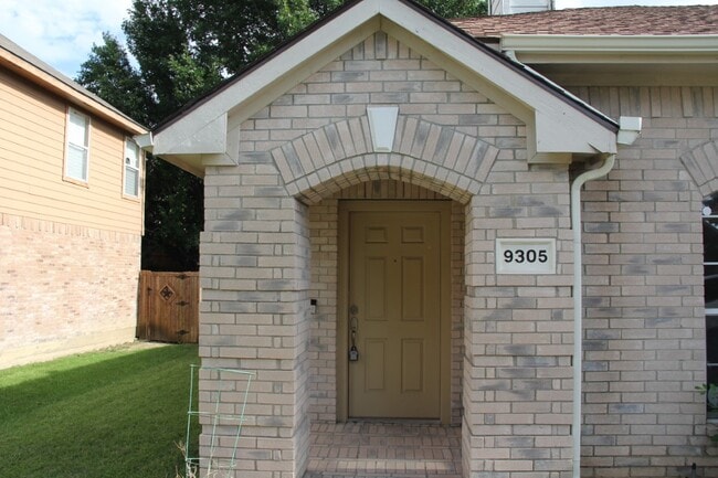 Building Photo - 9305 Harrisburg Ln Rental
