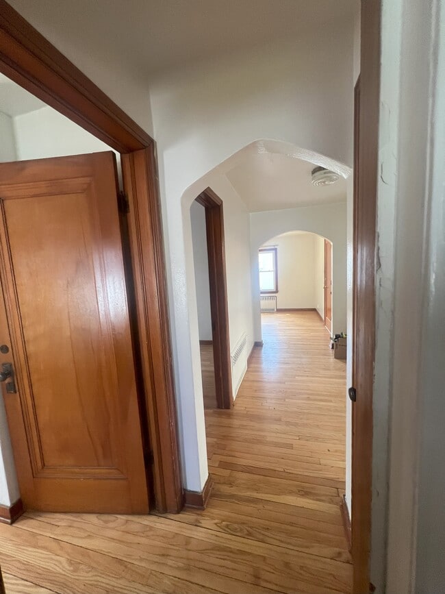 Baño hacia Living - 2009 Carey Ct Unidad 2