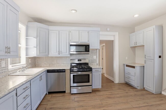 Photo - 5 Bedroom House in Manitowoc