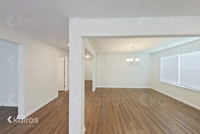 Photo - 201 Redwood Ct