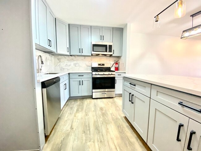 Photo - 512 Avenue C Unit 3