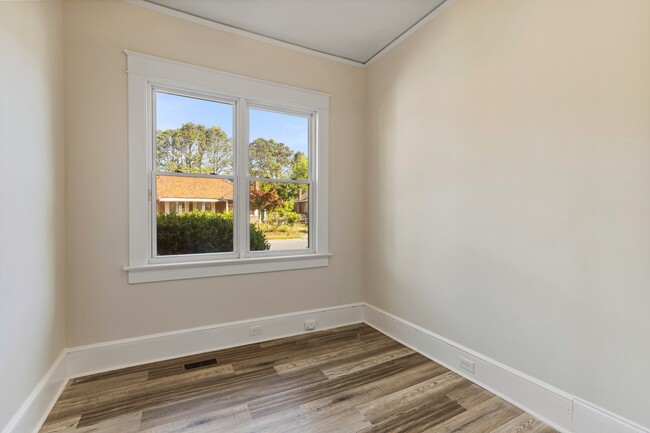 Photo - 717 Holloway Ave