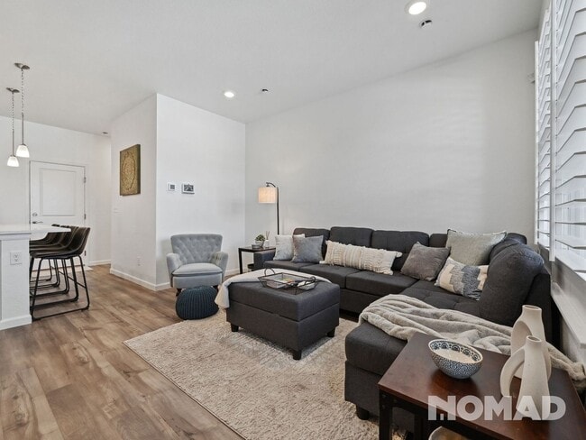 Photo - 8388 Donati Ter