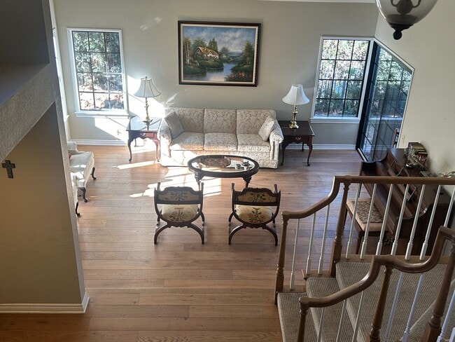 Photo - 3098 Dragonfly St