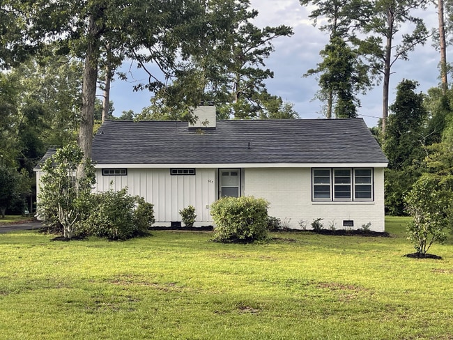 Photo - 657 Wildwood Rd