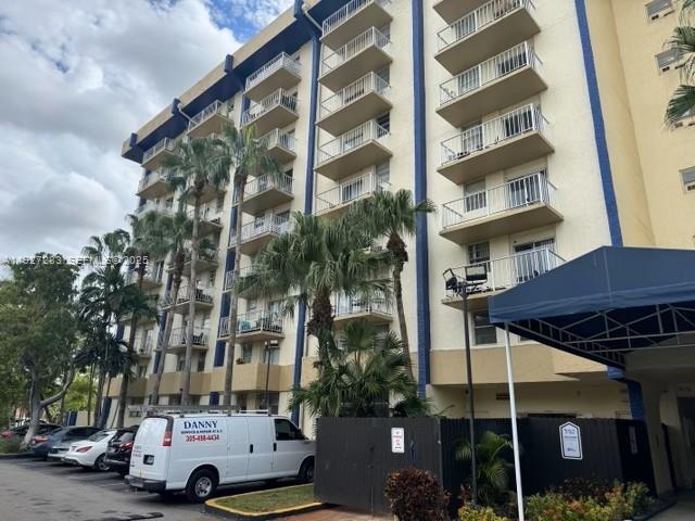 Building Photo - 4550 NW 9th St Unit 416E