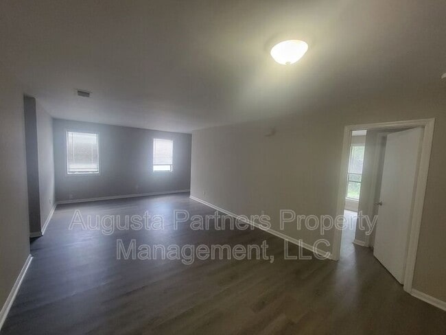 Photo - 1546 Hamilton Dr Unit 202