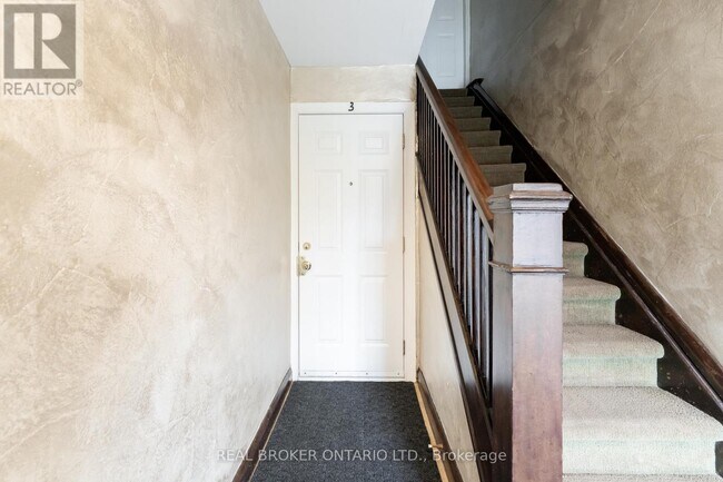 Photo - 462 Oriole Pkwy Unité 3