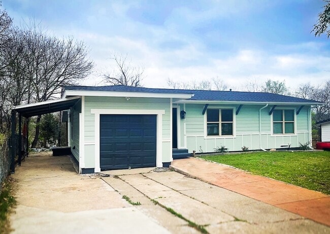 Building Photo - 722 E Strong Pkwy