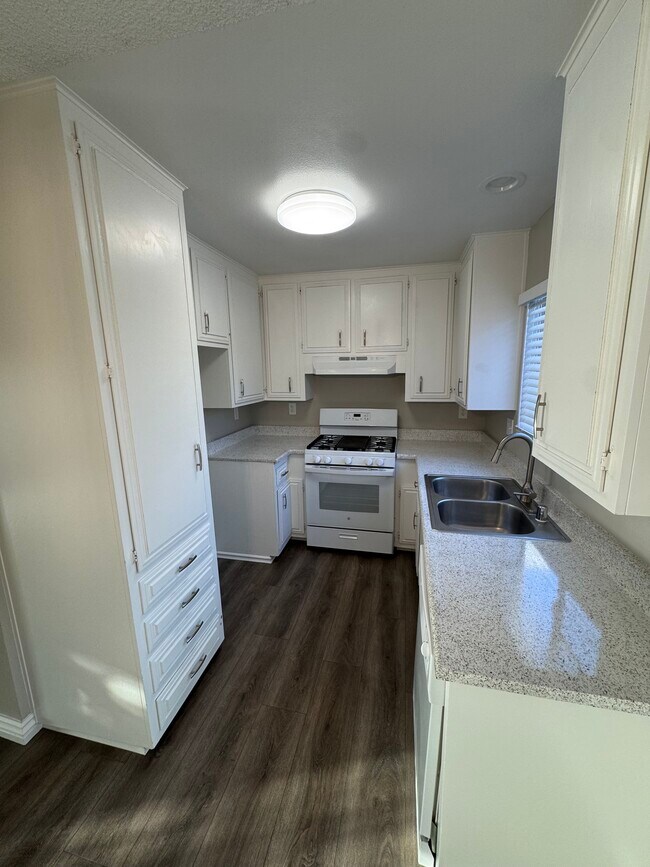 Photo - The Courtyard Apartments