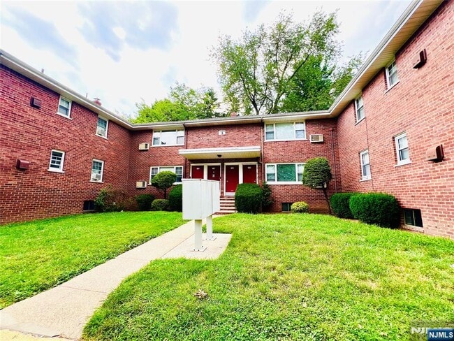 Building Photo - 241 W Passaic St Unit 11B
