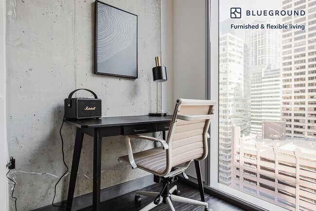 Photo - 215 W Lake St Unidad FL21-ID1176