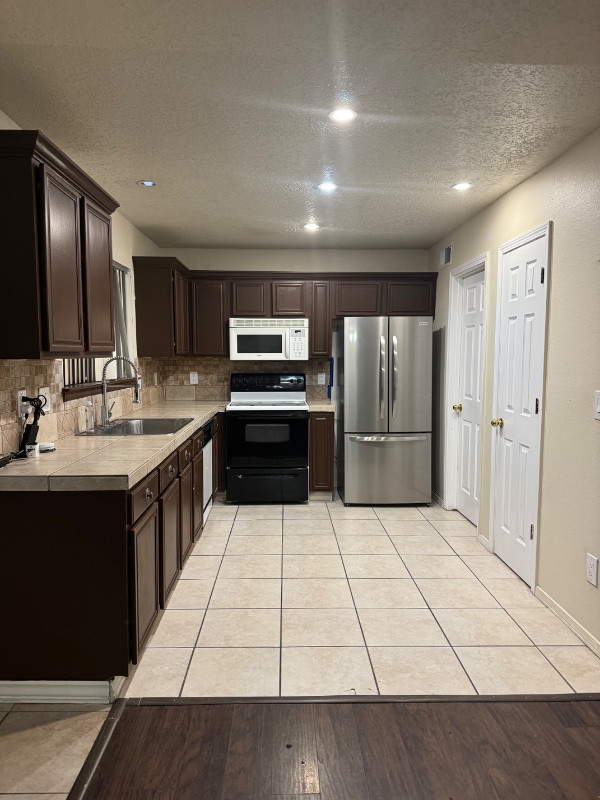 Photo - 8008 Smokerise Ave NW