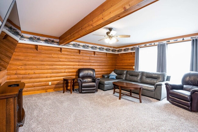 228 E State St Unit SI ID1596509P