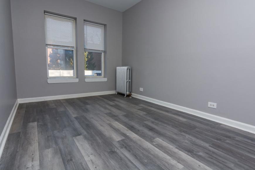 2 bedroom in Chicago IL 60649 - 2 bedroom in Chicago IL 60649 Condo Unit 2N