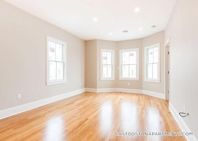 Photo - 178 Brooks St Unidad 3
