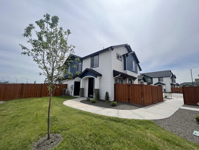 Photo - Alante Homes at Lake Hazel