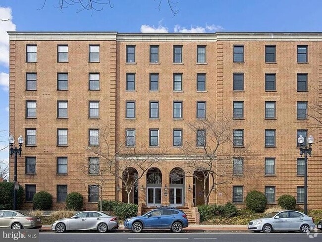 Building Photo - 2828 Wisconsin Ave NW Unit 305 Rental