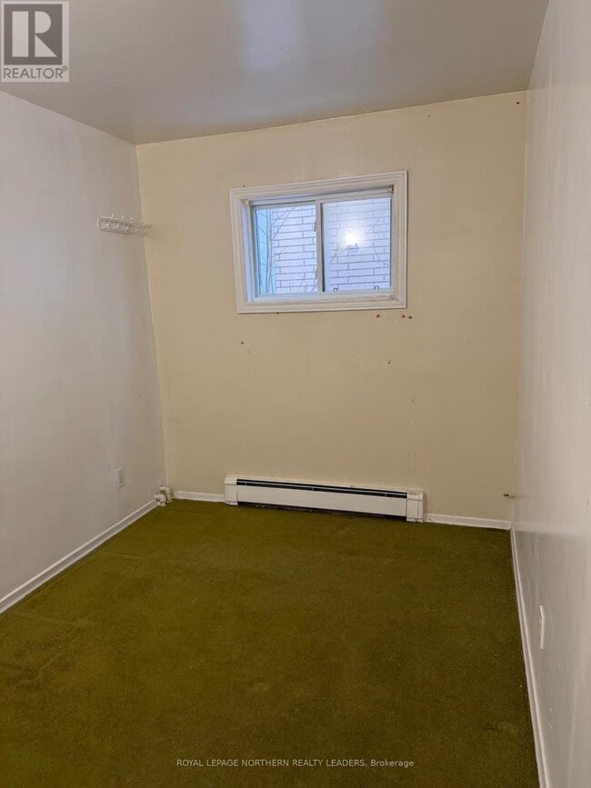 Photo - 85 Croatia Ave Unité B