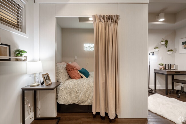 2BR, 2BA - 845SF