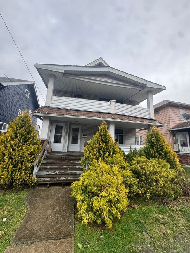 Building Photo - 2217 W 105th St Unit DN