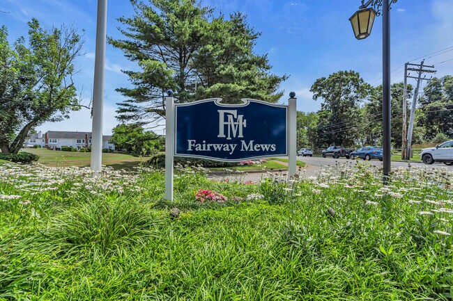 Photo - 15 Linden Dr