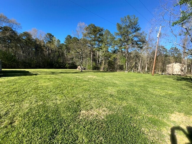 Photo - 8651 US Highway 190 E