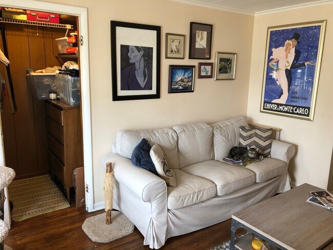 Photo - 607 W Madison St Unit #1