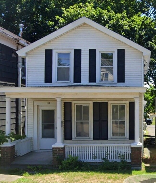 Building Photo - 3 Bedroom single family homes