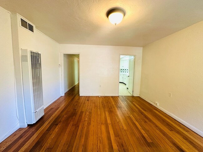 Photo - 1630 Woolsey St Unit B