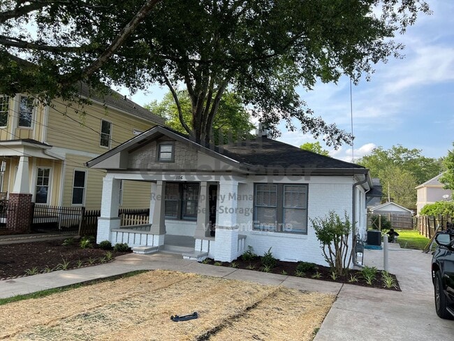 Photo - 1565 Walker Ave