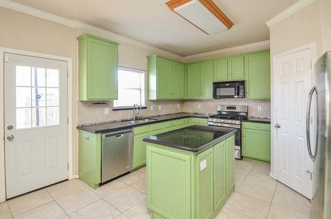 Building Photo - 407 Stream Mill Ln