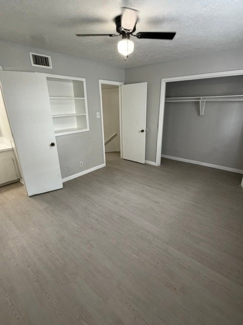 Building Photo - 5220 Weber Rd Unit G-101