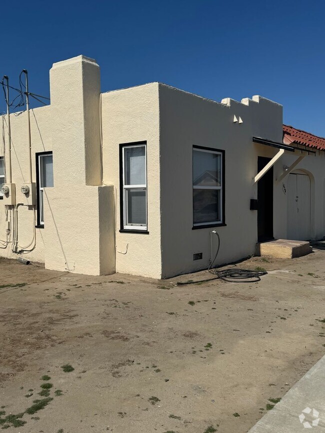 Building Photo - Charming 1-Bedroom, 1-Bathroom Rental in H...