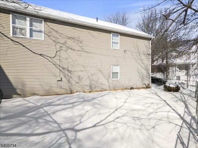 Photo - 17 Holsman St