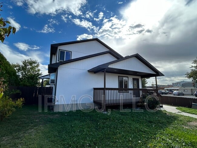 Photo - 152 N Mulberry St