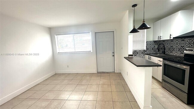 Photo - 310 NE 82nd St Unidad 3