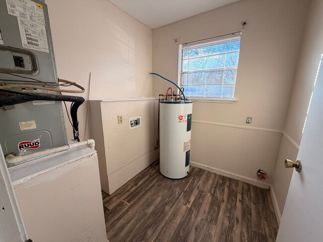 Photo - 1502 S Commerce Ave Unit Apt G