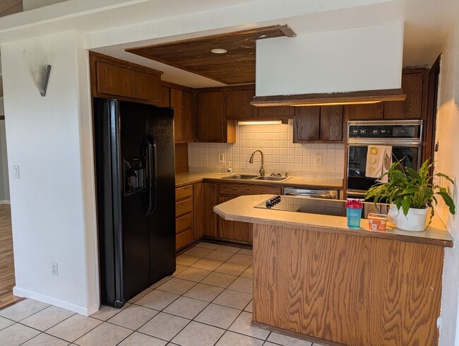 Photo - 825 N Laventure Rd