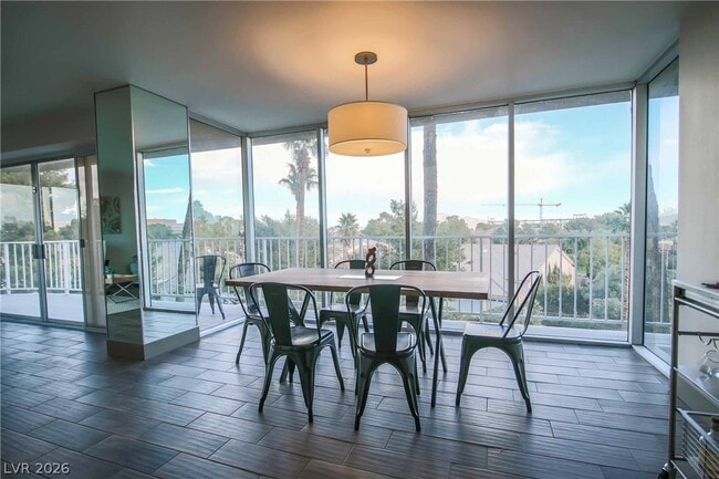 Photo - 3111 Bel Air Dr Unit 4B