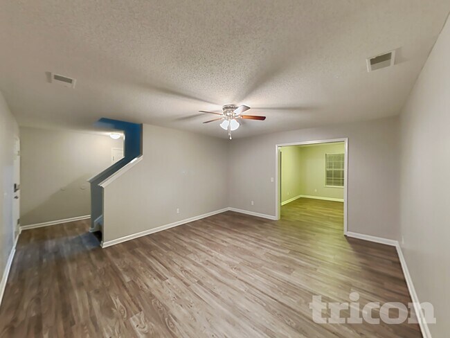 Photo - 410 Fox Trot Dr