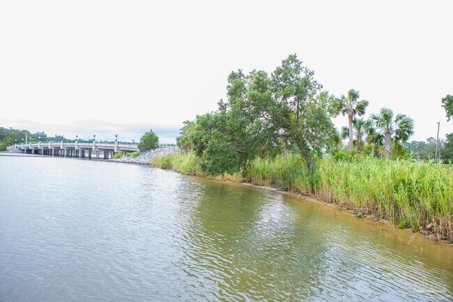 Photo - 300 Bayou Blvd Unit 106