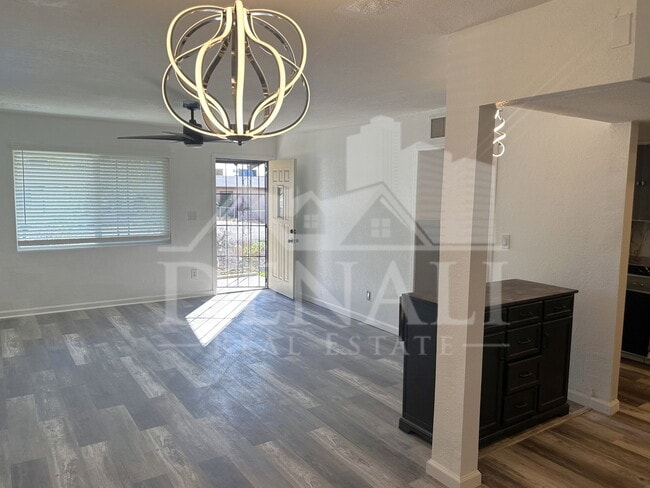Photo - 216 E Carol Ave