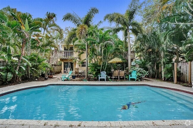 Building Photo - 307 SW 11th Ct Rental