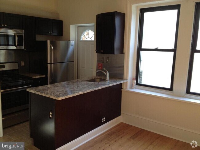 Building Photo - 1020 Pine St Unit 2R Rental