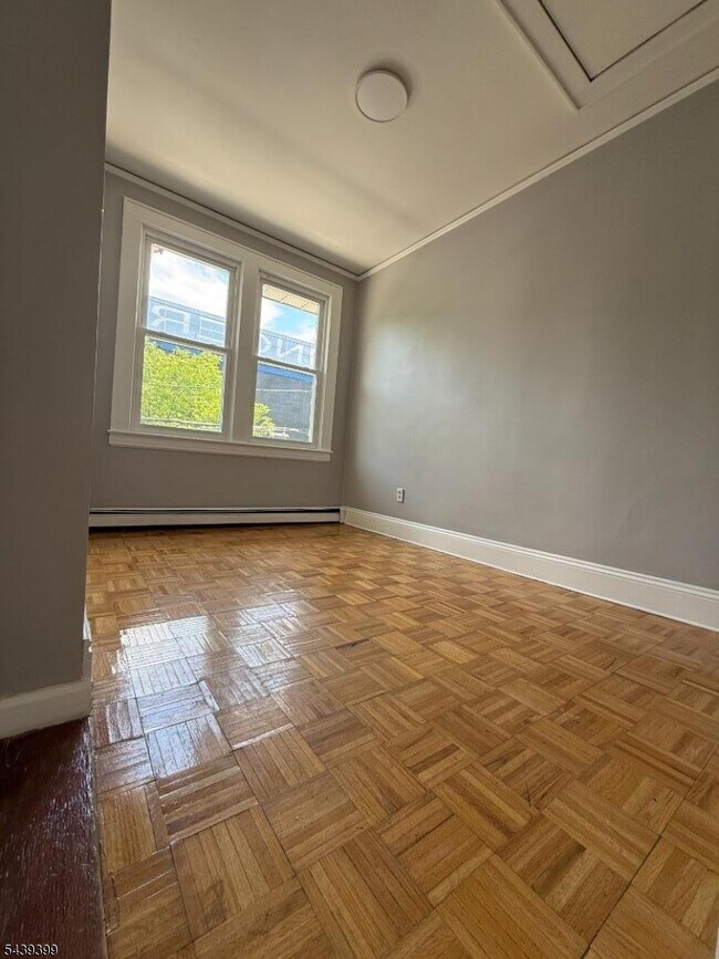 172 N 10th St Unit 2