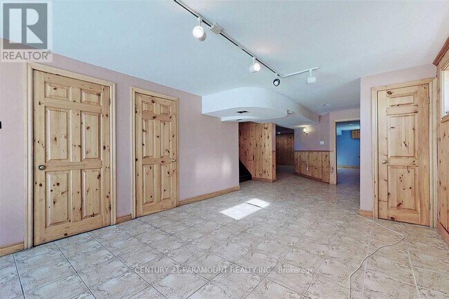 Photo - 8748 Creditview Rd